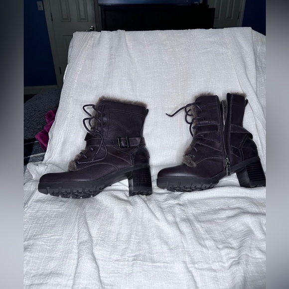 Ugg Ingrid Booties 7.5 Brown #1013800 shearling lined used gently 4x - Picture 13 of 15